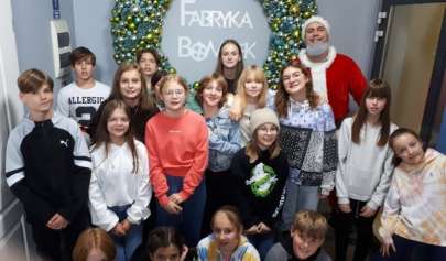 Klasa 6A na wycieczce w fabryce bombek
