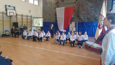 Apel o sztandarze, symbolach narodowych i Synach Puku