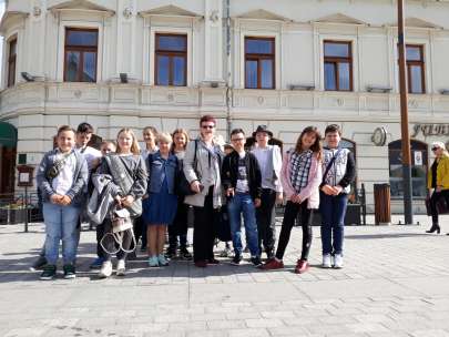 Klasy: V a, V b i V g z wizyt w Teatrze im. J. Osterwy w Lublinie