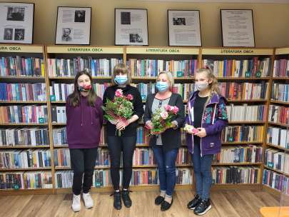Wizyta uczennic klasy 7a w filii nr 25 Miejskiej Biblioteki Publicznej im. H. opaciskiego w Lublinie