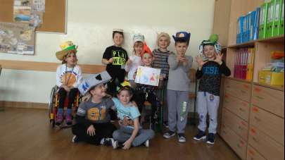 ,,Festiwal Kapeluszy w 1E