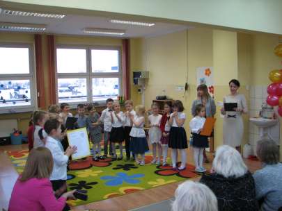 witujemy Dzie Babci i Dziadka w grupie 0B