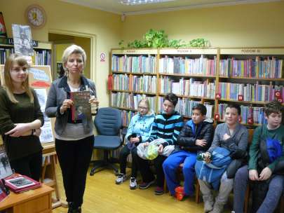 Wycieczki uczniw klas V do filii nr 25 Biblioteki Publicznej im. H. opaciskiego