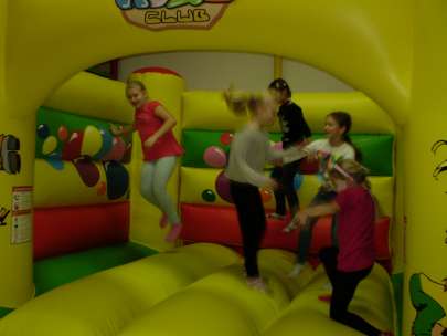 Uczniowie klasy II h w KIDS CLUB