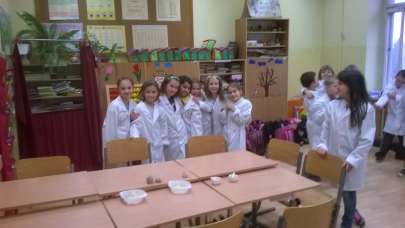 Wiem, co jem  warsztaty naukowe Unikids w klasie II a