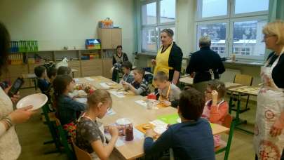 KLASA 3 a PIECZE BABCINE CIASTECZKA